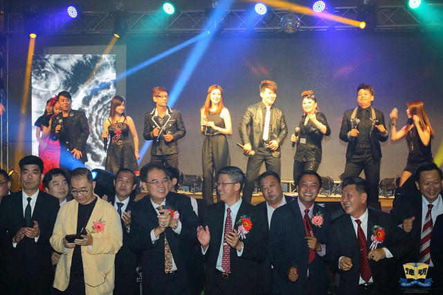 明德正校宏愿楼基联欢晚宴30