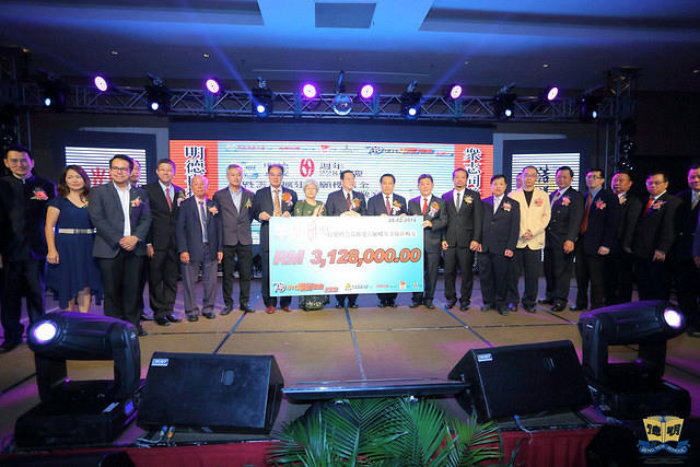 明德正校宏愿楼基联欢晚宴33