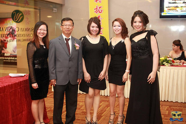 明德正校宏愿楼基联欢晚宴35